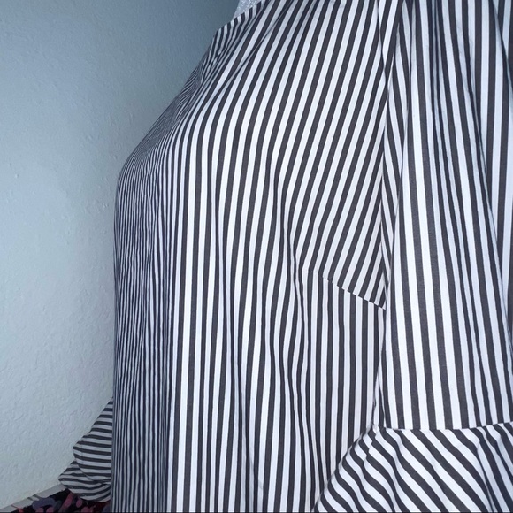 PAPPAGALLO Shift Dress With Bell Sleeves V- back with invisible zipper - Picture 5 of 14